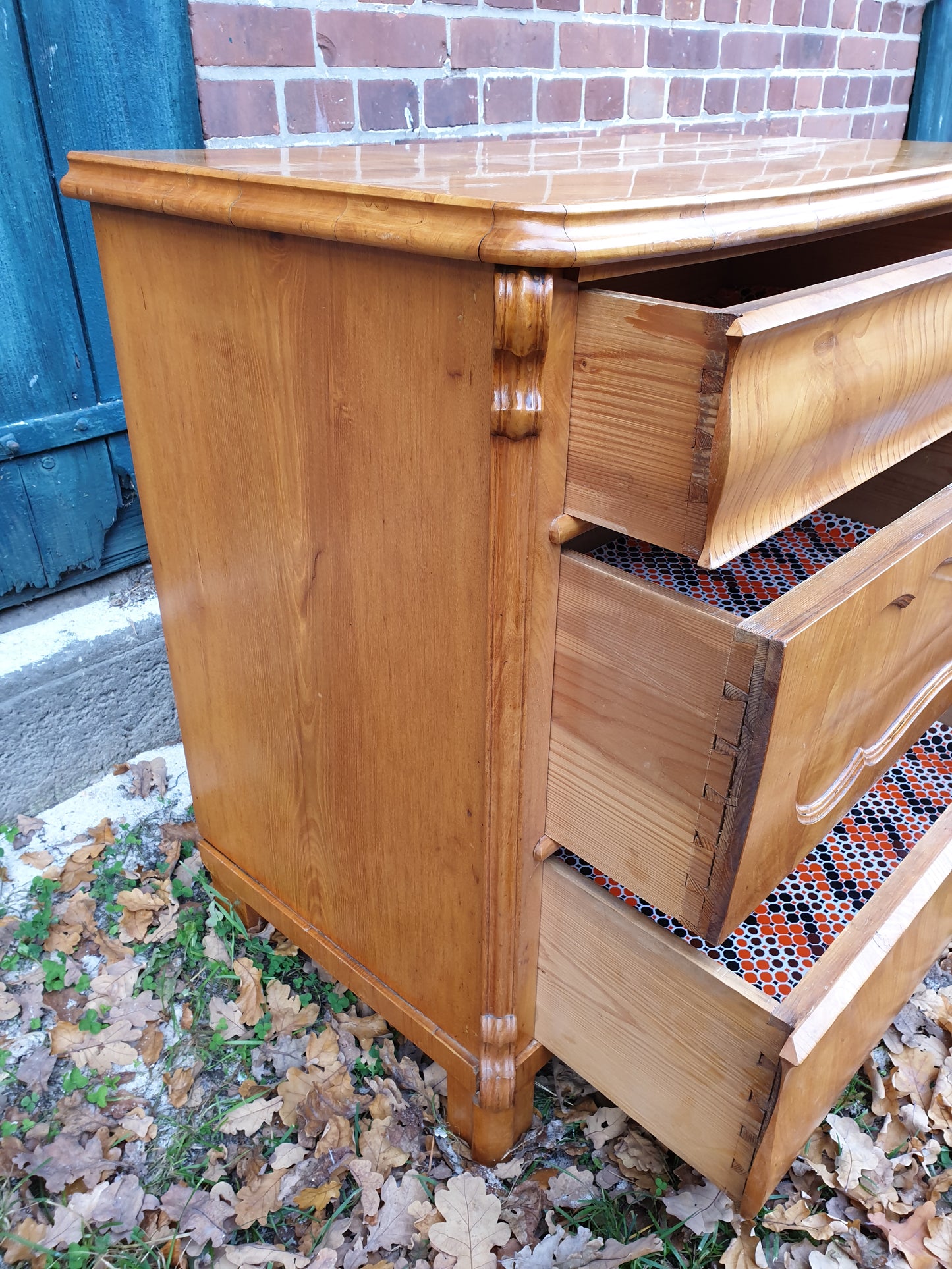Louise-Phillipp Esche Kommode