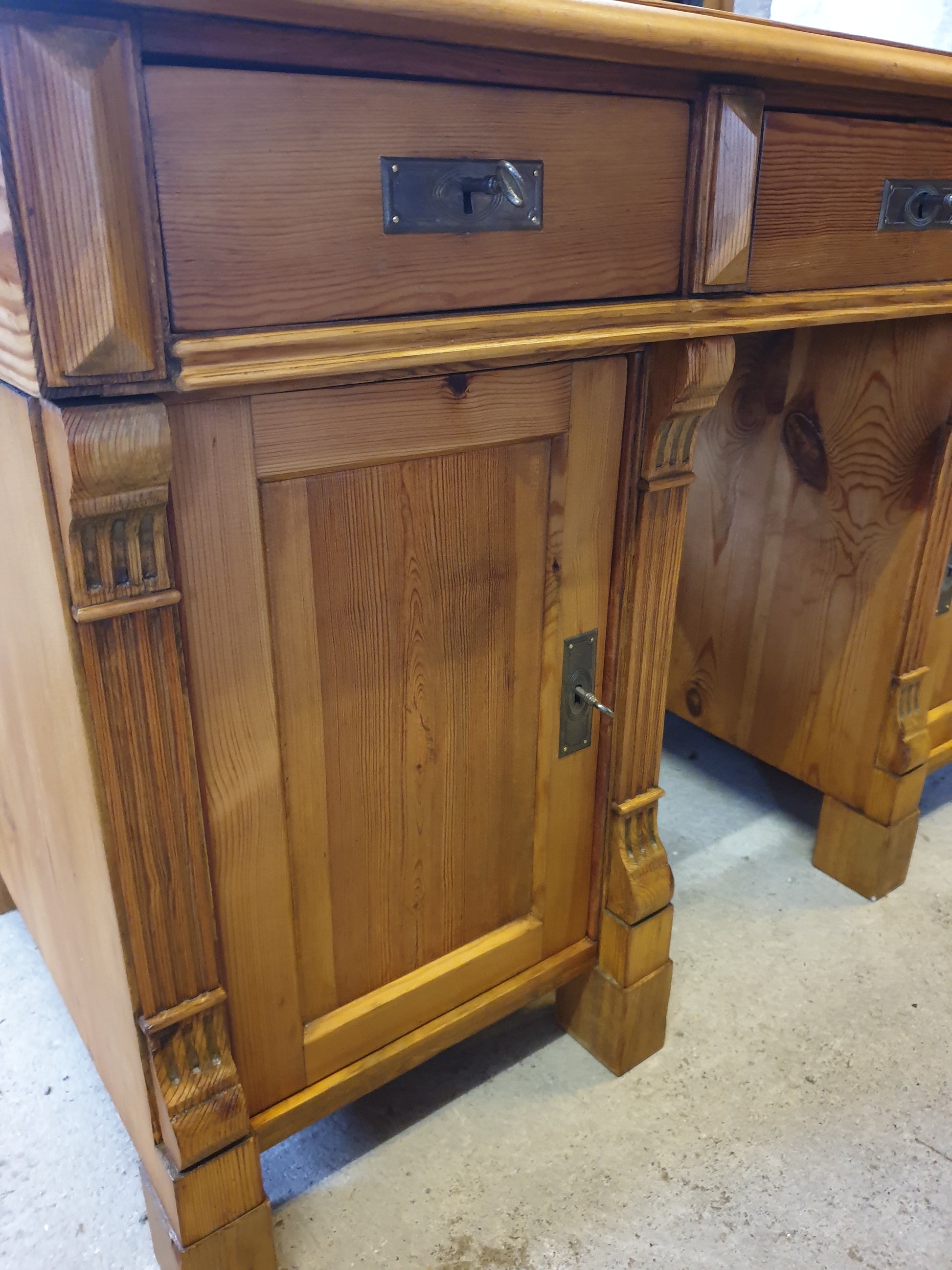 Antiker Schreibtisch Kiefer