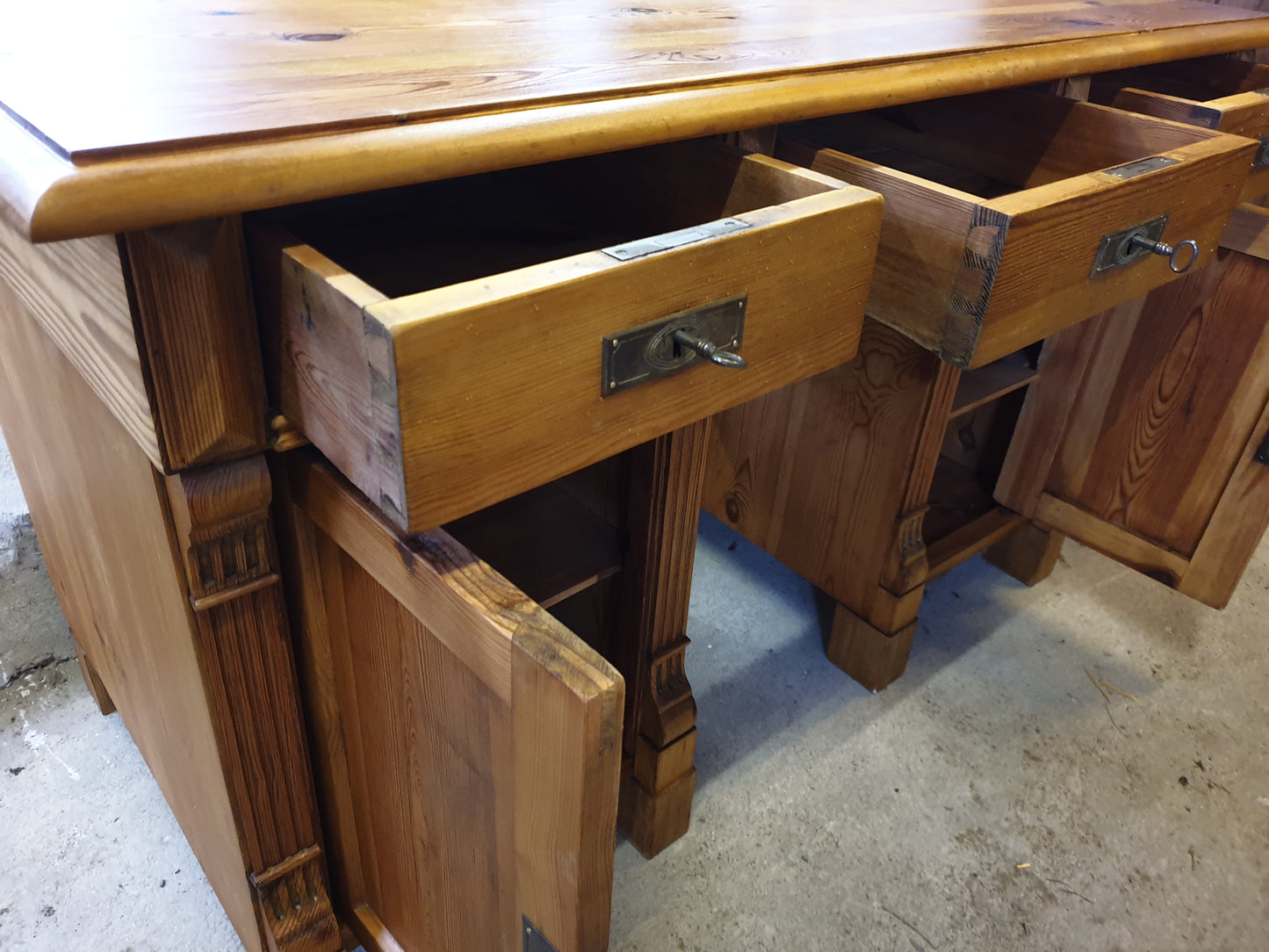 Antiker Schreibtisch Kiefer