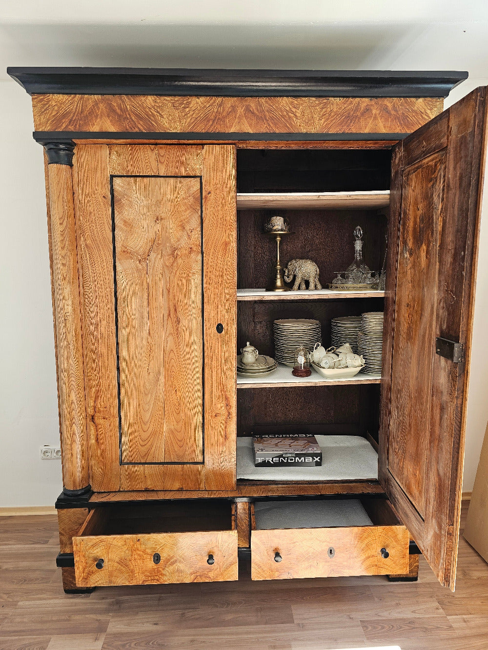 Esche Schrank Biedermeier antik