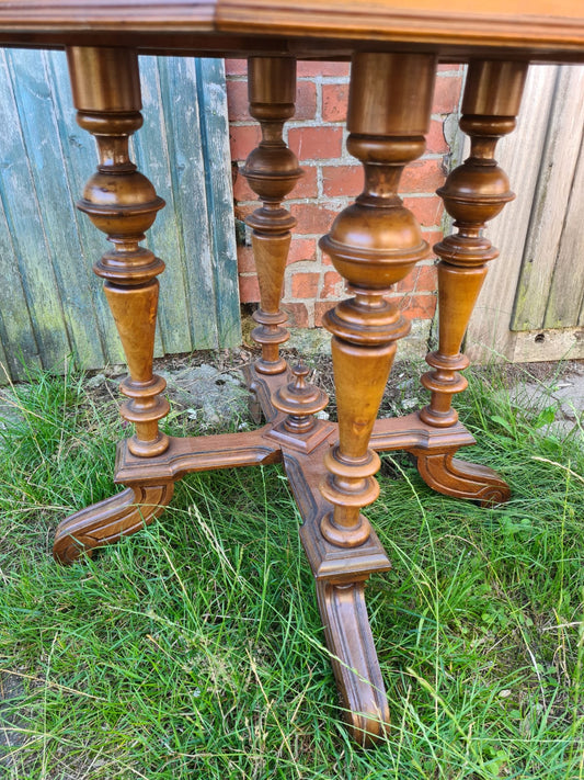 Nussbaum Tisch Gründerzeit