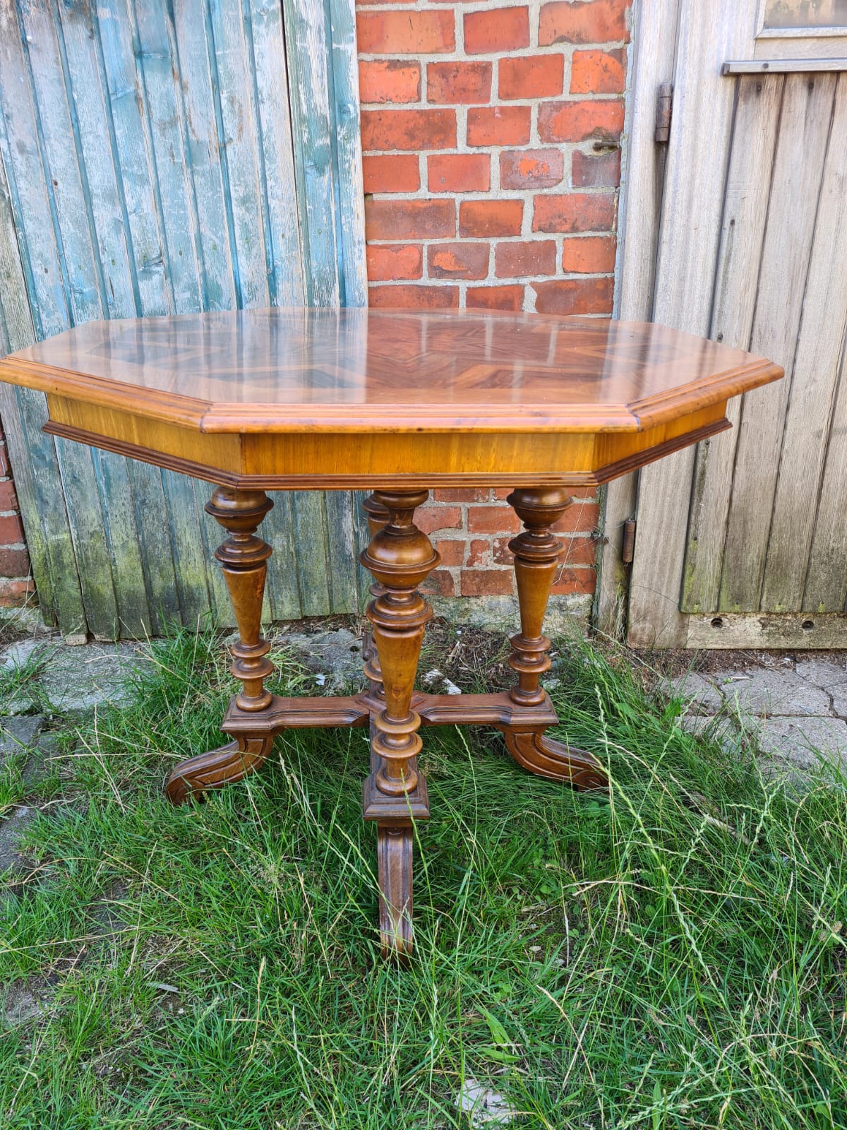 Nussbaum Tisch Gründerzeit