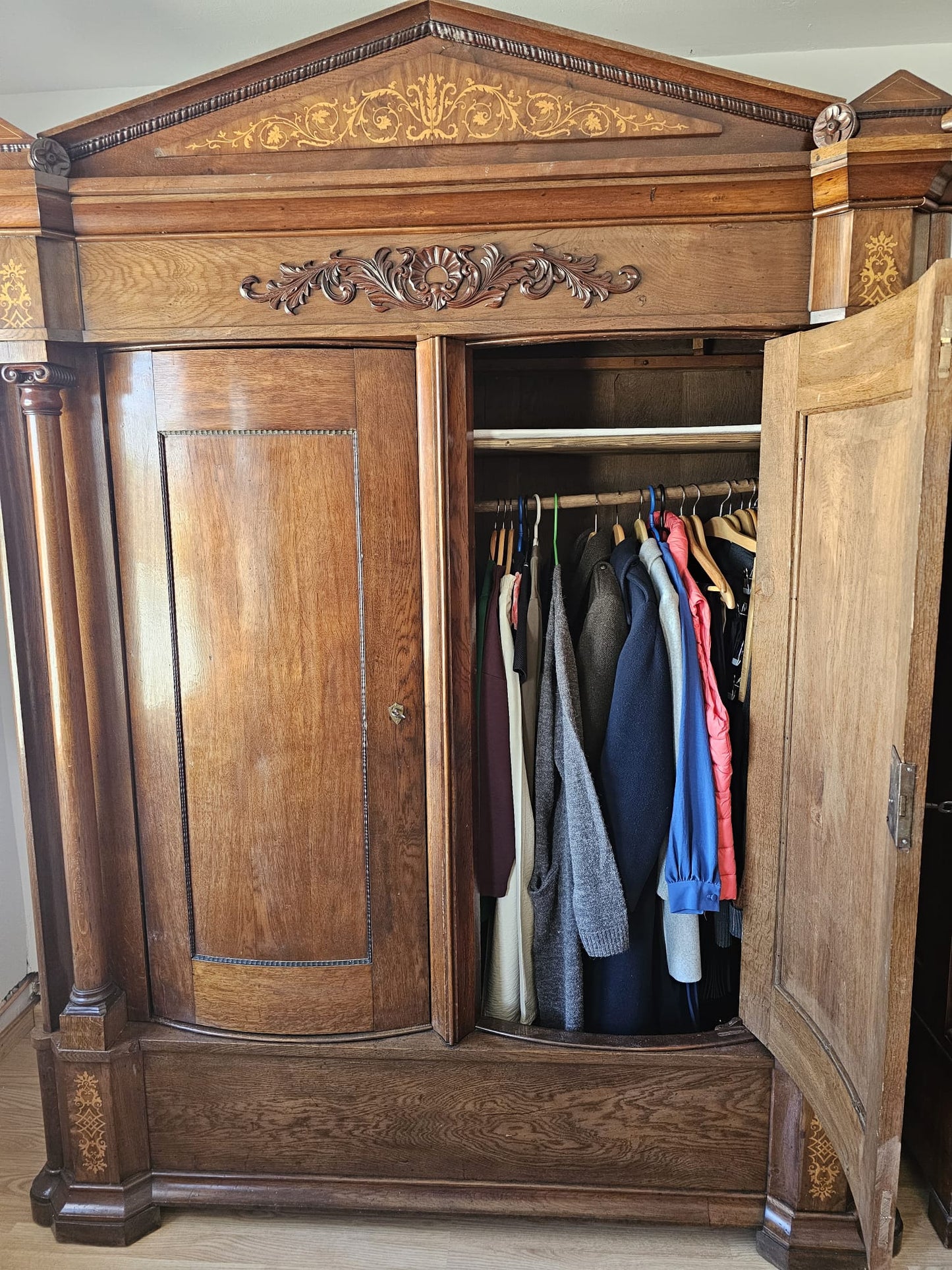 Biedermeier Schrank aus Eiche