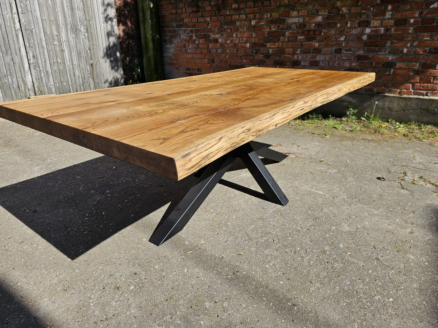 Eiche Tisch mit Baumkante mit Spider-Beinen Metall Massivholztisch Holz Massiv