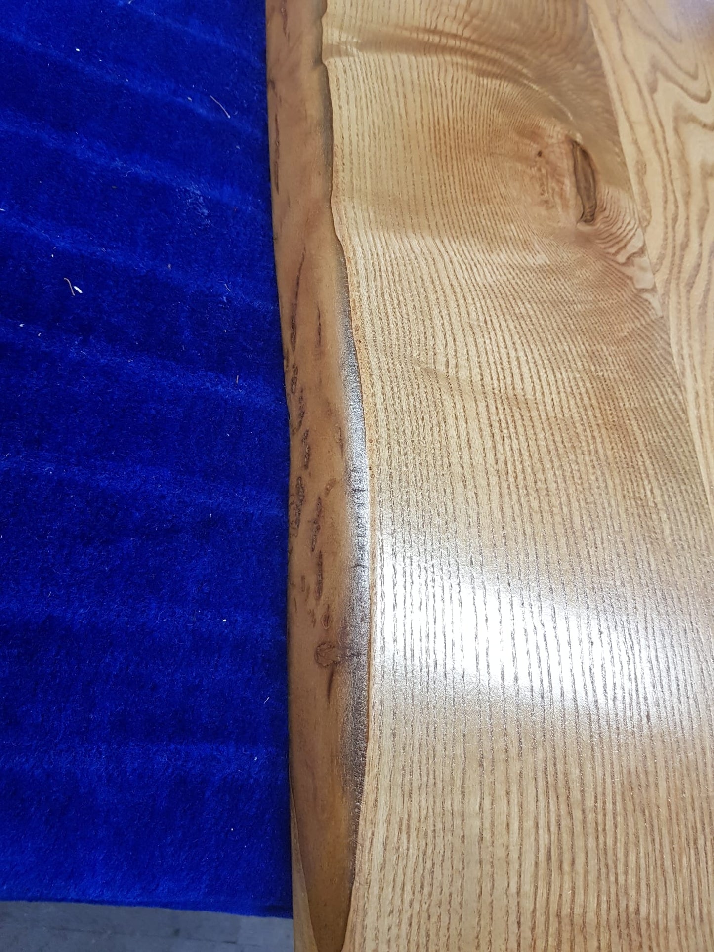 Esstisch Esche massiv Baumkante